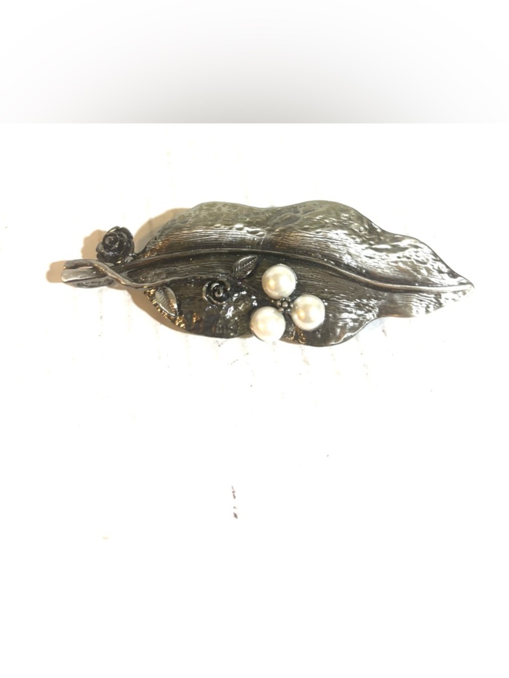 Vintage Silver Leaf Brooch with Cream Pearls